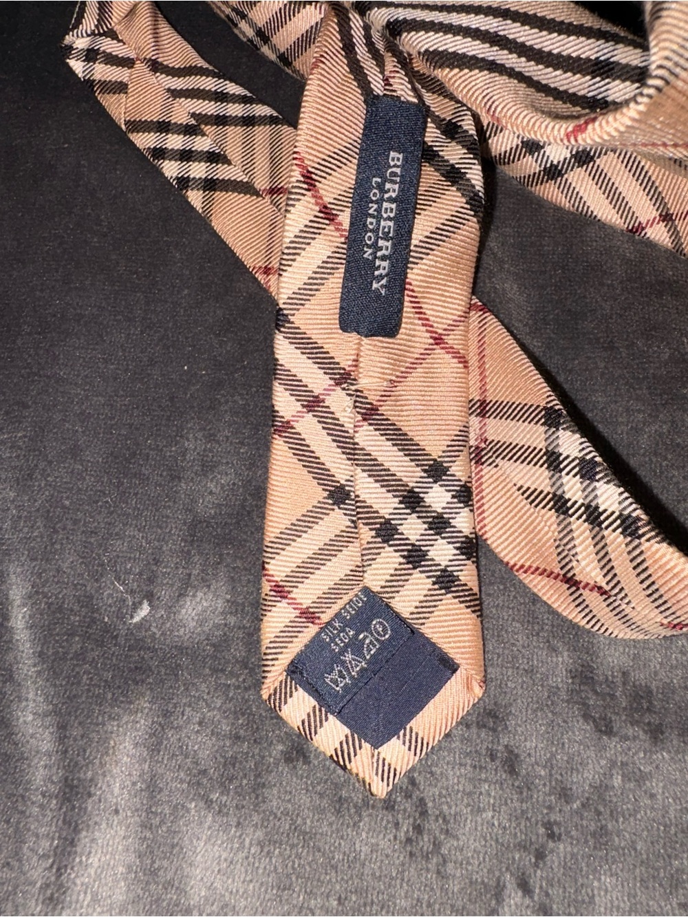 Burberry Tan Nova Check Silk Tie with Black & Red Accents - Picture 8 of 8
